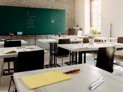 sala de aula a representar o sistema educativo português