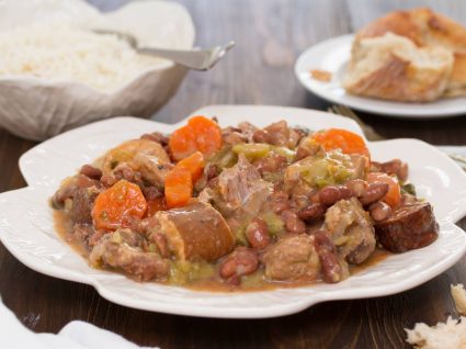 Feijoada com orelheira e carne