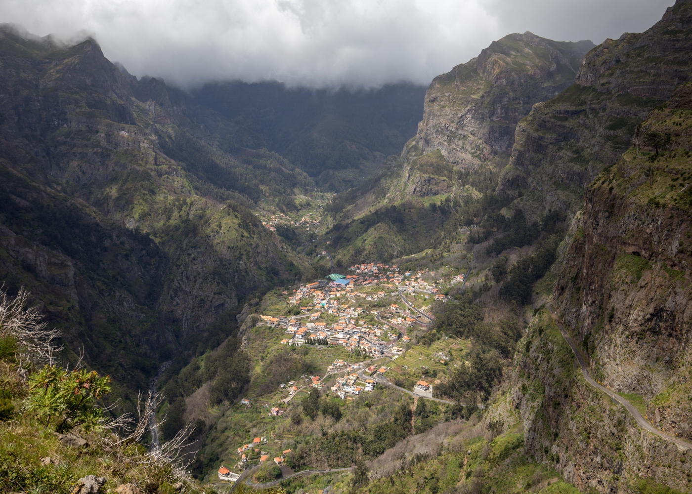 Paisagem sobre Curral das Freiras na Madeira