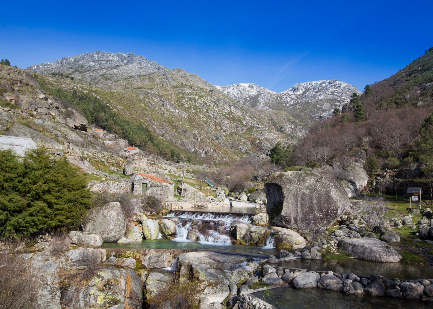 Paisagem rio Loriga na Serra da Estrela