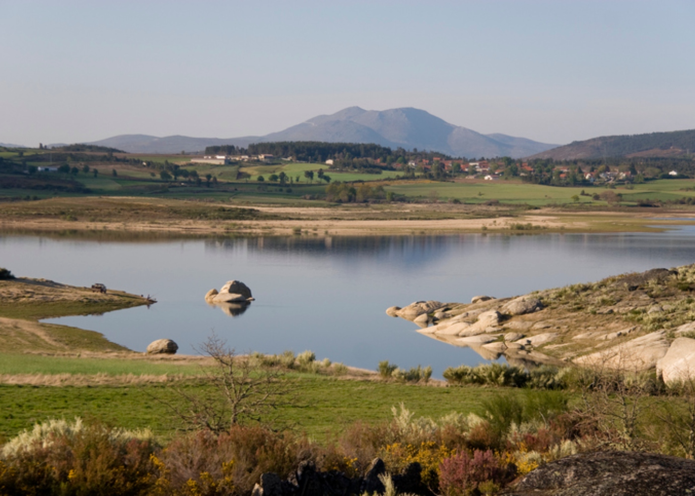 Paisagem sobre a aldeia de Vilarinho de Negrões em Montalegre