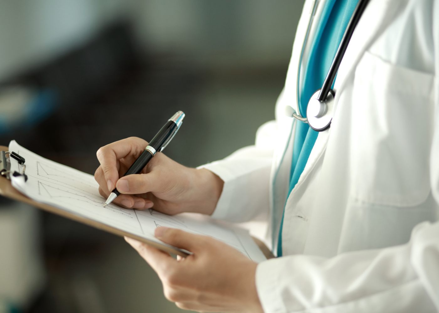 médico a autorizar férias após baixa médica
