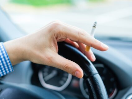 dicas para o carro deixar de cheirar a cigarro