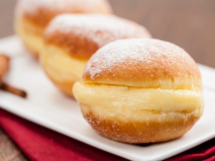 Bolas de berlim nos doces de paragem obrigatória