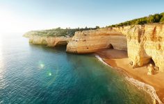 Vista das melhores praias do Algarve