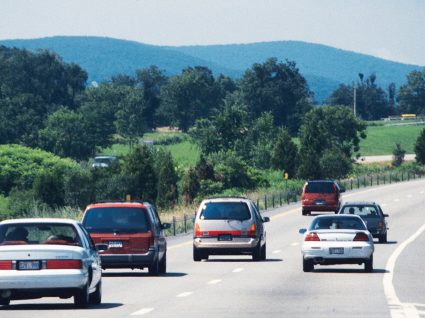 alguns dos melhores carros dos anos 90 a circular na estrada