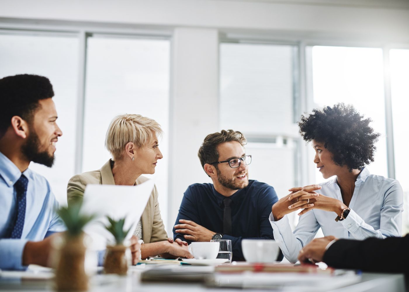 equipa a promover o relacionamento interpessoal no trabalho e a motivação profissional