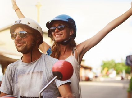 Super Bock oferece viagens a quem “mandar um amigo para um certo sítio”
