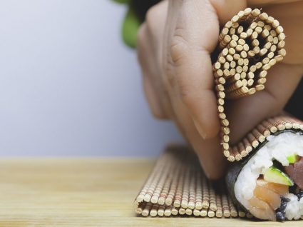 Sabe como fazer arroz de sushi? Aprenda em poucos minutos