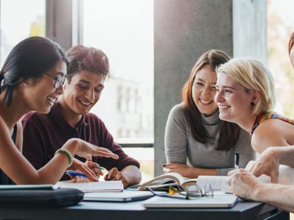 Procura um emprego de verão? 4 sugestões a ter em conta