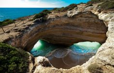 Encantos e mistérios: 8 grutas em Portugal para conhecer este verão