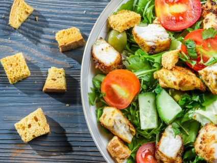 Saladas para comer depois da praia: 5 super nutritivas para um verão fit