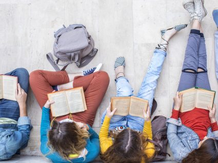 10 livros para ler na adolescência que não vai querer deixar escapar