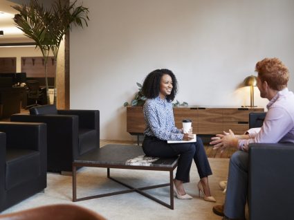 Frases para iniciar uma conversa: 6 abordagens diferentes