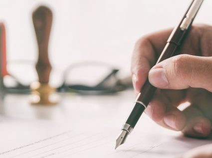 Declaração de idoneidade: 4 exemplos práticos