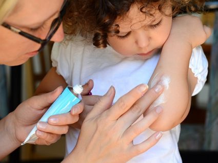 Gel para hematomas retirado do mercado por colocar em risco segurança das crianças