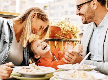 30 restaurantes baby-friendly em Lisboa: espaços para famílias