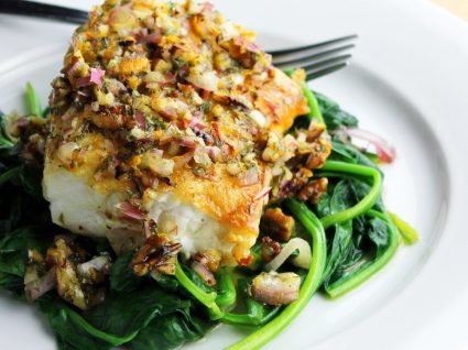 Bacalhau com espinafres: o prato tradicional que cai tão hoje em dia