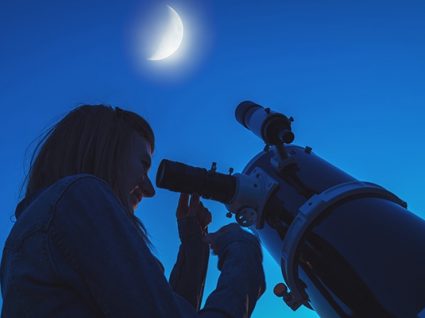 Há visitas mensais gratuitas para quem quiser ver a lua e estrelas