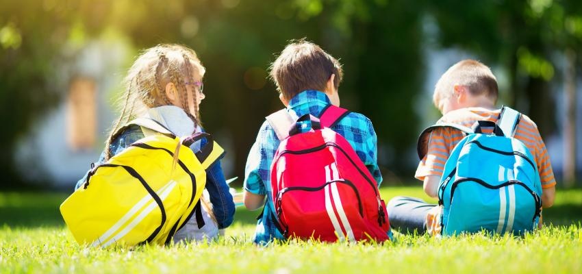 O seu filho leva a mochila pesada? Reduza o peso com estas dicas