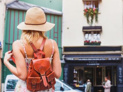 10 mochilas por menos de 25€ para levar às costas este verão