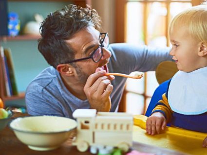 Pai que fica em casa: conciliar a paternidade com o trabalho