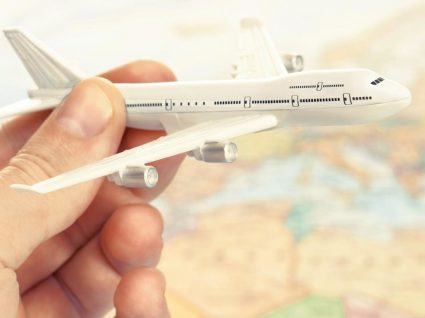 Viaje de avião para os 5 destinos mais baratos a partir do Porto