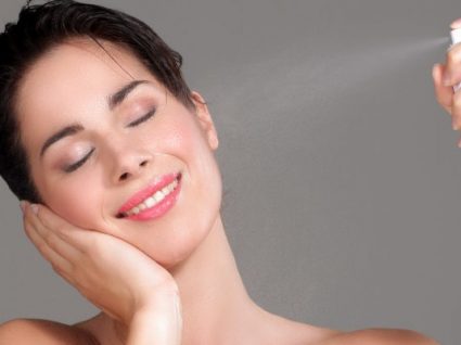 Os 4 sprays hidratantes para o verão que vai querer experimentar