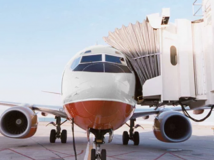 Por que razão embarcamos sempre pelo lado esquerdo do avião?
