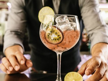 6 bares para conhecer na sua próxima viagem