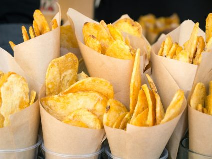 Receita de batatas chips no micro-ondas