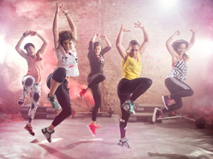 8 benefícios do zumba que o vão convencer a dançar