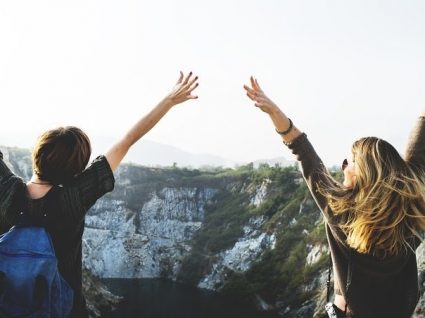 10 destinos incríveis para viajar com as amigas