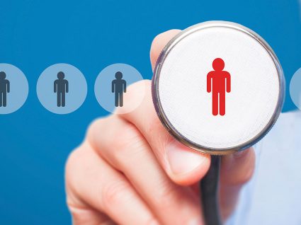 Comissão Europeia vai contratar 20 médicos e o salário pode ultrapassar os 9 mil euros