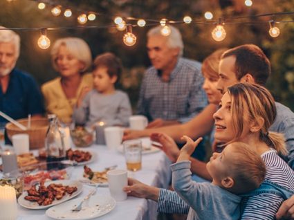 Como poupar nas festas em casa: 18 dicas para um dia inesquecível