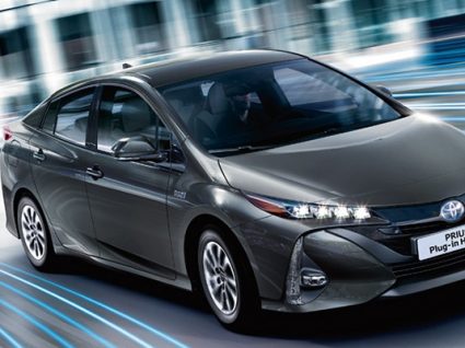 Conheça o novo Prius: elétrico, híbrido e auto-recarregável