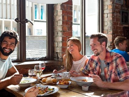 7 formas geniais de conseguir descontos em restaurantes