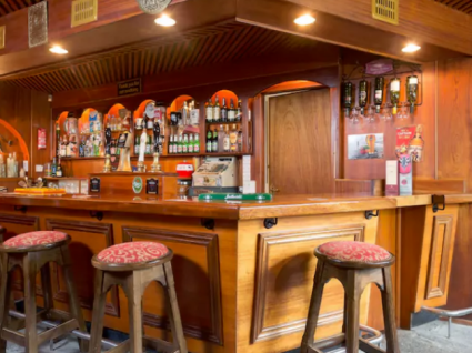 Gostava de gerir um pub irlandês? Arrende este no AirBnb