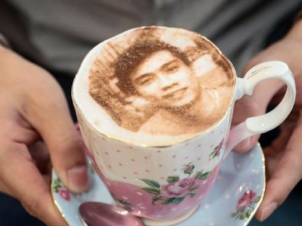 Vai um selfieccino?