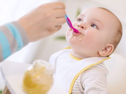 Diversificação alimentar do bebé: o que saber