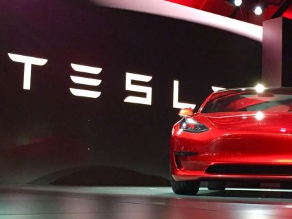 Elon Musk confirma dois novos Tesla para 2017