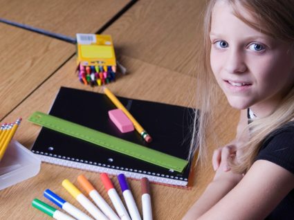 Famílias vão gastar menos no regresso às aulas