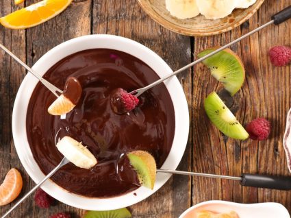 A melhor receita de fondue de chocolate de sempre