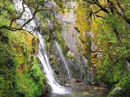 Fraga da Pena: uma cascata para retemperar corpo e alma