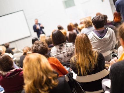 Ensino Superior: Informática regista a maior subida no número de vagas