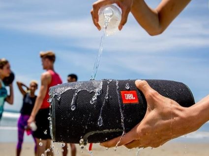 Coluna JBL: como escolher e 3 opções para todos os bolsos