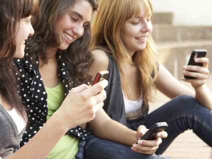 Jovens portugueses enviam mais de 100 sms por dia!