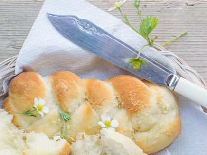 Duas receitas de pão de queijo: original e light