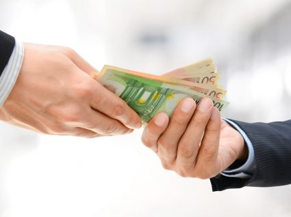 Pagamentos em dinheiro vivo só até 3.000 euros a partir de 4ª feira