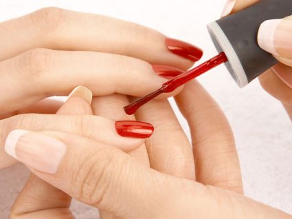 8 formas de poupar na manicure